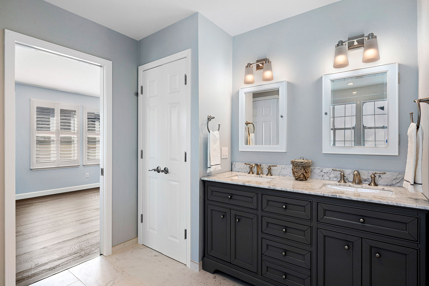 Alameda bathroom painting by Arana Craftsman Painters