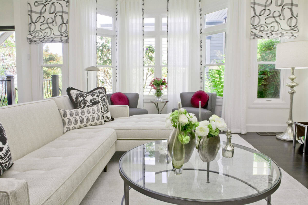 26B.-WHITE-ON-WHITE-LIVING-ROOM-FAELLA-DESIGN-DEISNGER-OF-DISTINCTION-AWARD-WINNING-Eureka3 Interior painting in San Francisco, CA